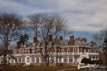 Resort Eastover Estate & Eco Village