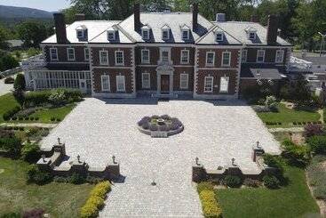 Resort Eastover Estate & Eco Village