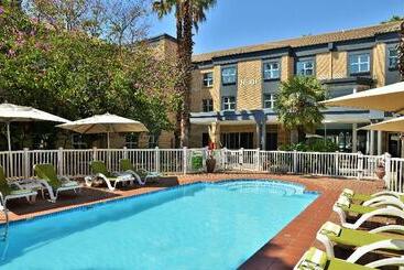 בית מלון כפרי Holiday Inn Johannesburg Airport, An Ihg
