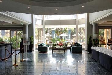 בית מלון כפרי Holiday Inn Johannesburg Airport, An Ihg