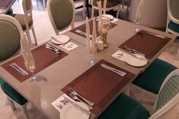 בית מלון כפרי Holiday Inn Johannesburg Airport, An Ihg
