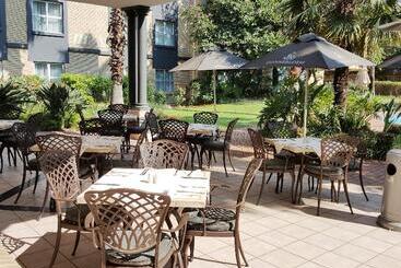 בית מלון כפרי Holiday Inn Johannesburg Airport, An Ihg