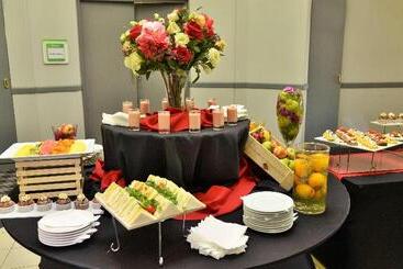 בית מלון כפרי Holiday Inn Johannesburg Airport, An Ihg