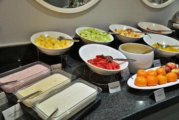 בית מלון כפרי Holiday Inn Johannesburg Airport, An Ihg