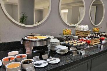 בית מלון כפרי Holiday Inn Johannesburg Airport, An Ihg