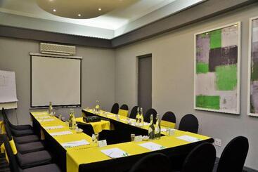 בית מלון כפרי Holiday Inn Johannesburg Airport, An Ihg
