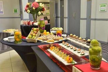 בית מלון כפרי Holiday Inn Johannesburg Airport, An Ihg