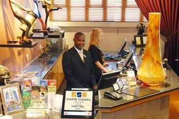 Hotel Cape Town Lodge