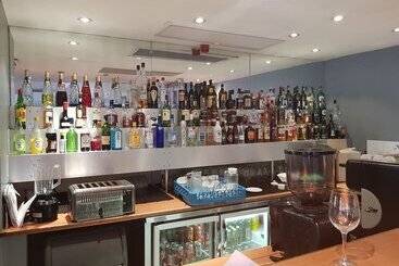 هتل Court Classique Suite