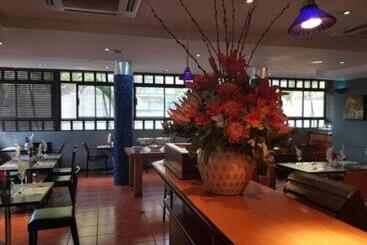 هتل Court Classique Suite