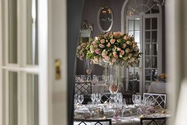 Four Seasons Hotel The Westcliff
