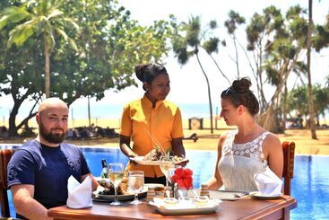 Hibiscus Beach Hotel & Villas