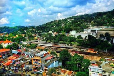 هتل Hill Top
