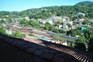 هتل Hill Top