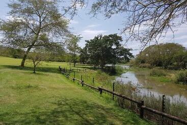 هتل Sabi River Sun Resort