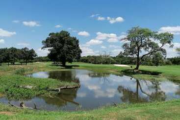 هتل Sabi River Sun Resort