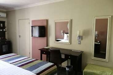 هتل Sabi River Sun Resort