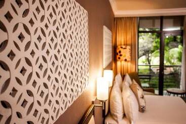 هتل Sabi River Sun Resort