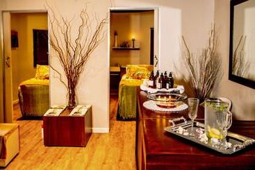 هتل Sabi River Sun Resort