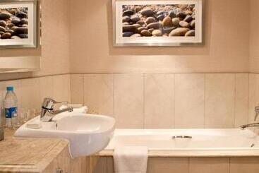 هتل Southern Sun The Cullinan