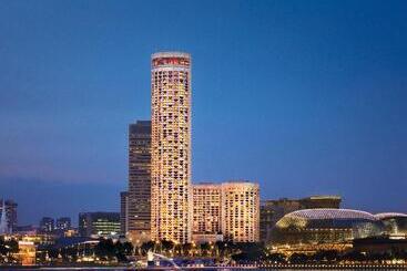 Swissotel The Stamford Singapore