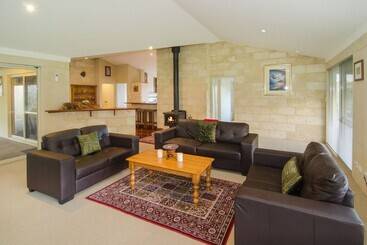 Acacia Chalets
