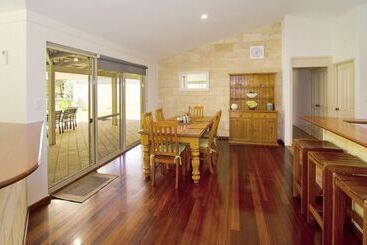 Acacia Chalets