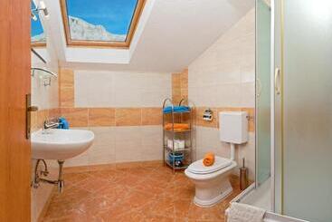 Apartments Vila Adrijana & Fitness Studio Wolf Bv