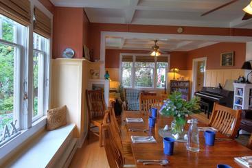 Argyle House Bed And Breakfast