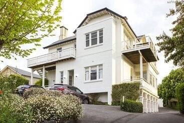 Highbury Apartments