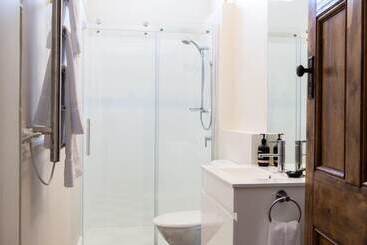 Highbury Apartments