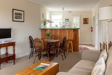 Highbury Apartments