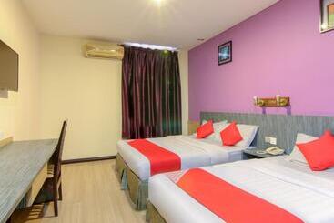 هتل Esplanade By Oyo Rooms