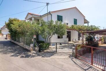Apartment And Rooms Ruza