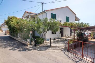 Apartment And Rooms Ruza