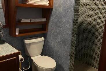هتل Belize Budget Suites