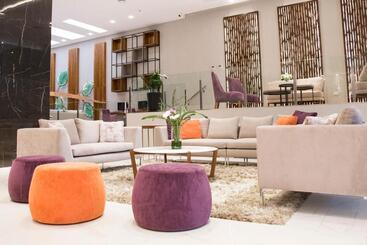 هتل Land Plaza La Plata