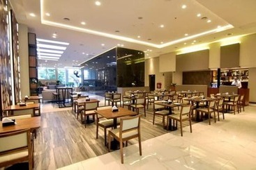 هتل Land Plaza La Plata