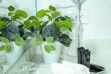 هتل Pance 122 Wellness Spa