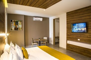 هتل Pance 122 Wellness Spa