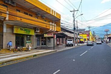 هتل Plaza Palmero