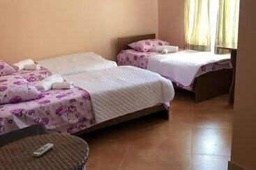 هتل Villa Gardenia Ureki
