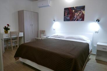 Opera Boutique Rooms