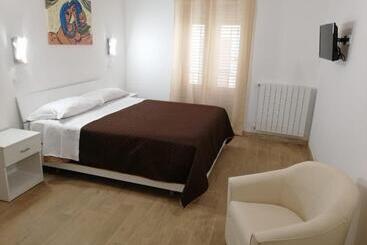 Opera Boutique Rooms