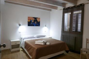 Opera Boutique Rooms