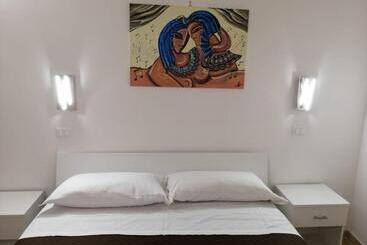 Opera Boutique Rooms