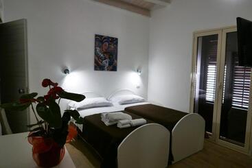Opera Boutique Rooms