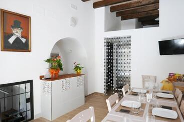 Opera Boutique Rooms