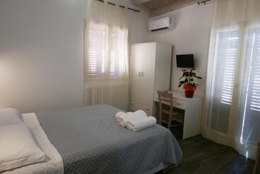 Opera Boutique Rooms