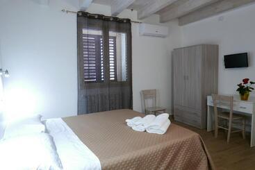 Opera Boutique Rooms